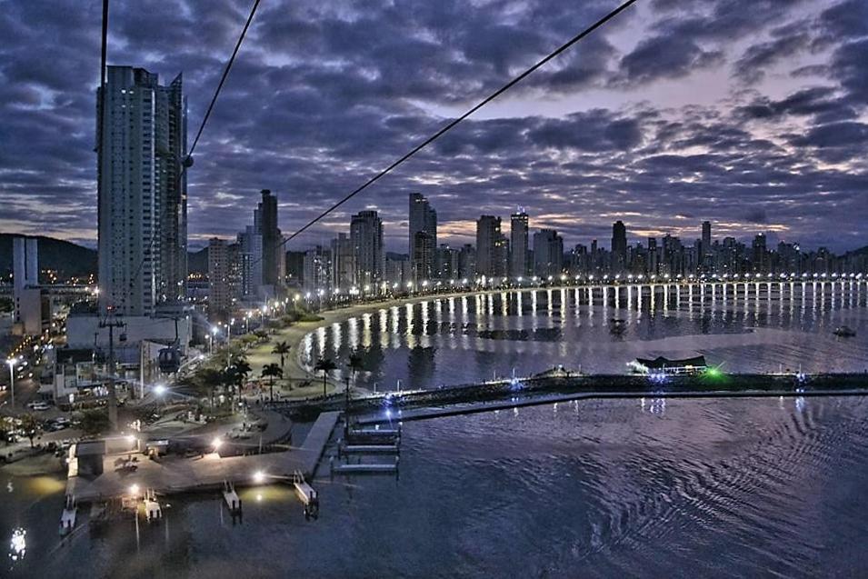 Férias incríveis vista mar Balneário Camboriú Esterno foto